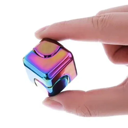 MAB23_FidgetSpinnerCube3.webp